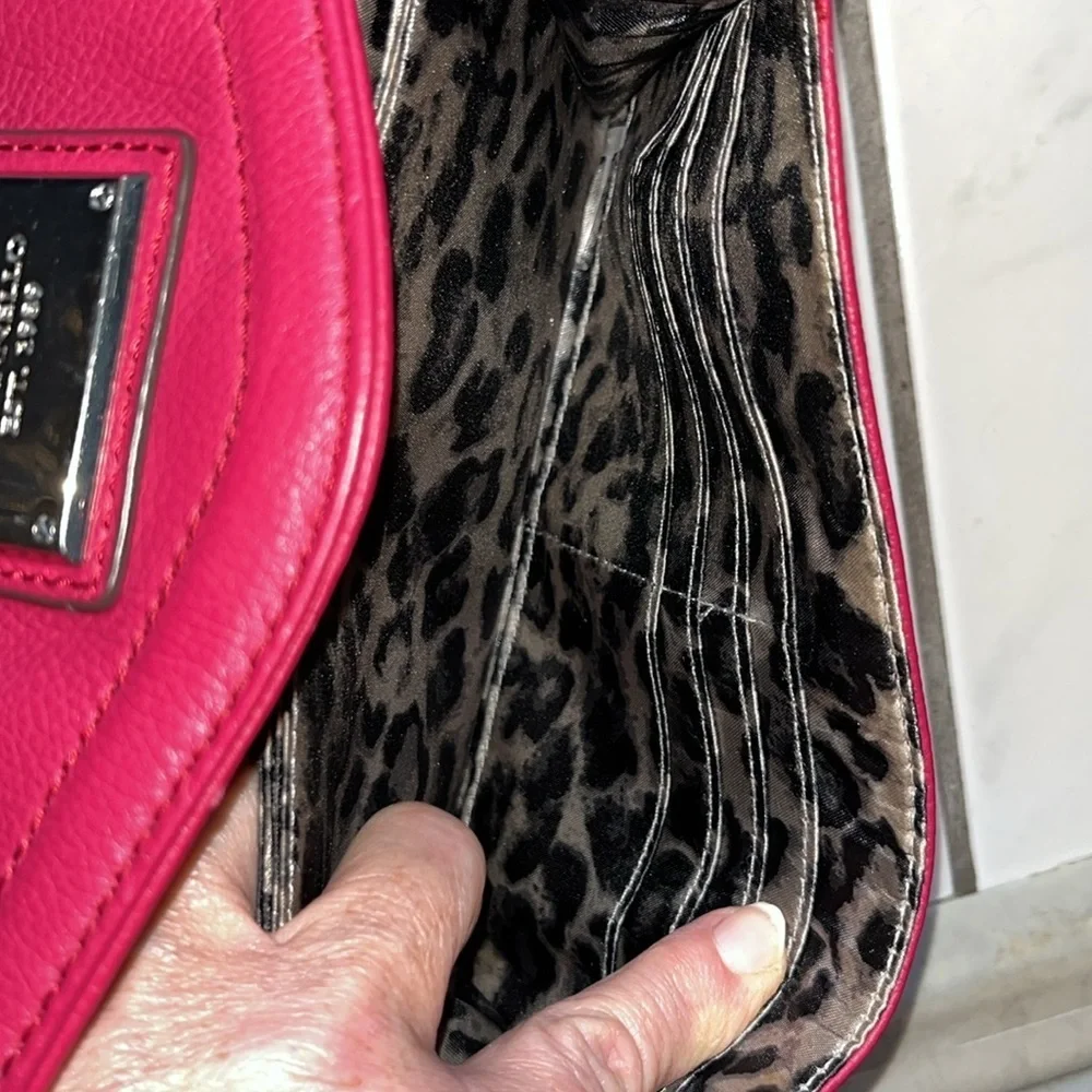 Tignanello Wallet on chain Crossbody bag phone case fuchsia Padded EUC 7.5w
